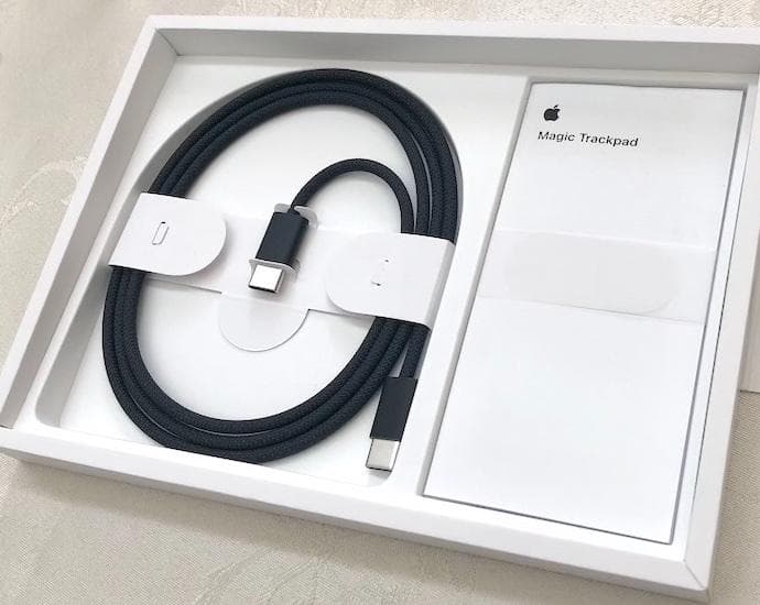 使用2回｜最新｜USB-C｜ブラック｜Magic Trackpad｜Apple