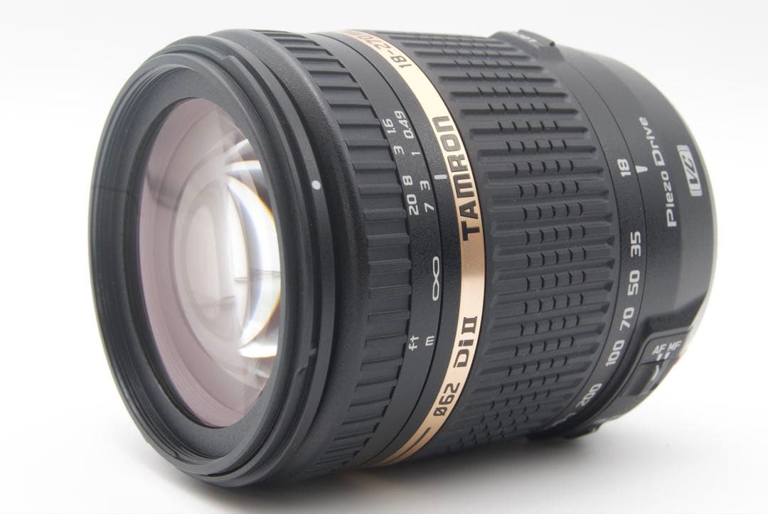 キャノンKiss X8i＋18-270mm 高倍率ズームキット　デジタル一眼レフ