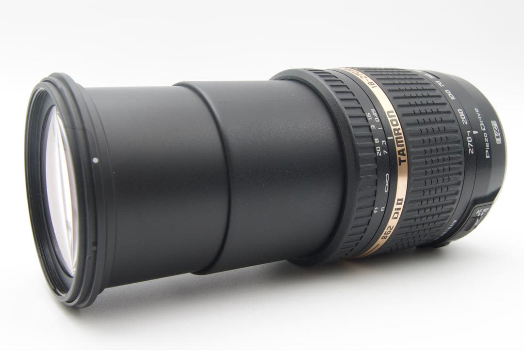 キャノンKiss X8i＋18-270mm 高倍率ズームキット　デジタル一眼レフ