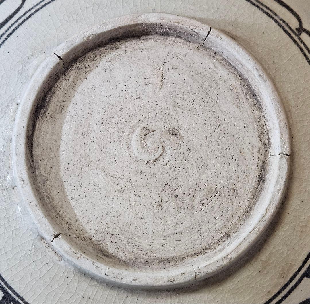 【東南アジア古陶磁器】時代古作品　安南系　黒呉須　魚に唐草文　31.7cm大鉢