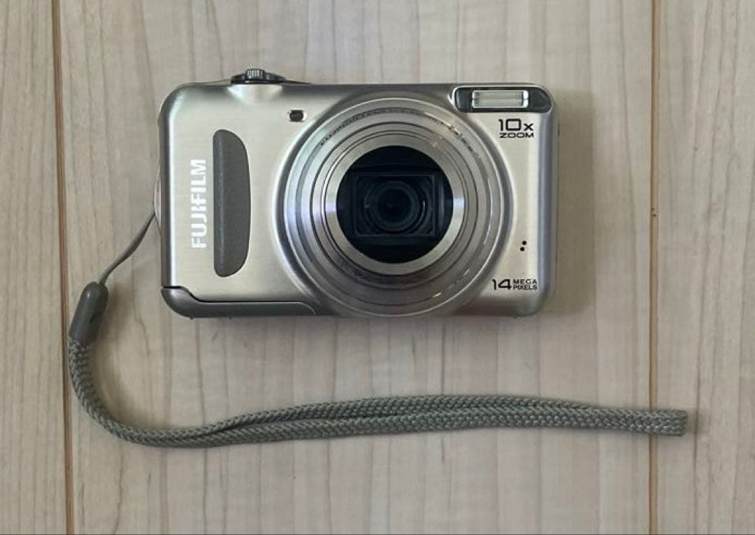 Saruwa2様用FUJIFILM FINEPIX T300 シルバー 元箱付