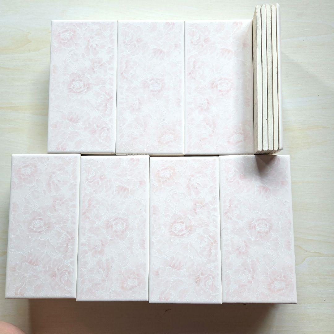 タイル　長方形　約19.5×9.6㎝　花柄ピンク　70枚　レトロタイル