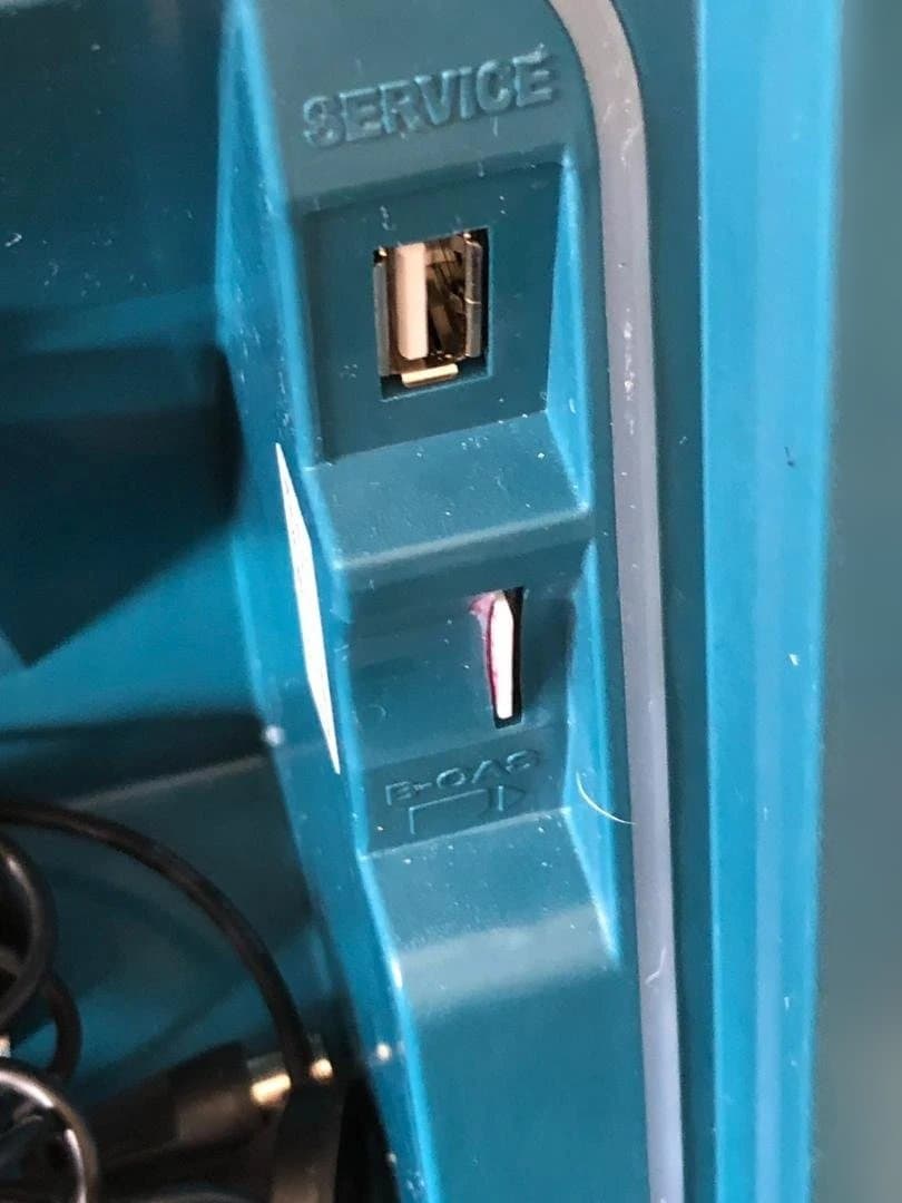 【訳あり】マキタ 充電式ラジオ付テレビ TV100 Bluetooth