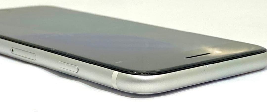 iPhone SE 第2世代 128GB SIMロック解除済 au 判定◯