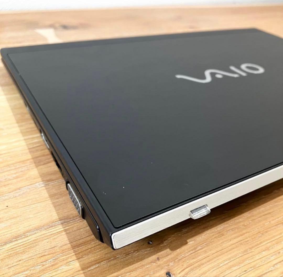 VAIO 16GB i7 第10世代 SSD カメラ付き ノートパソコン　軽量