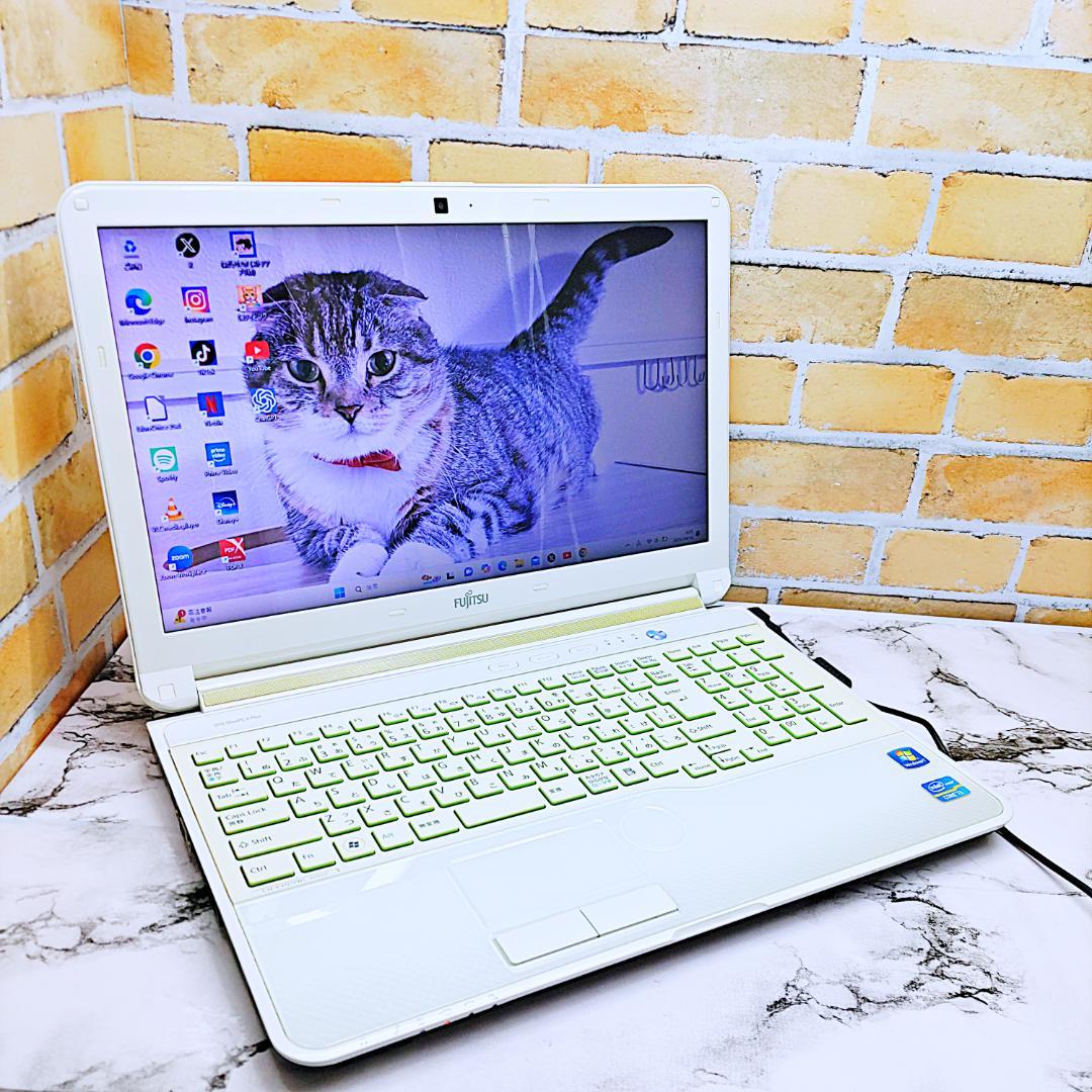 お手頃価格簡単PC❣️WIN11ノートパソコン❤️爆速SSD❤️メモリ８G✨i3