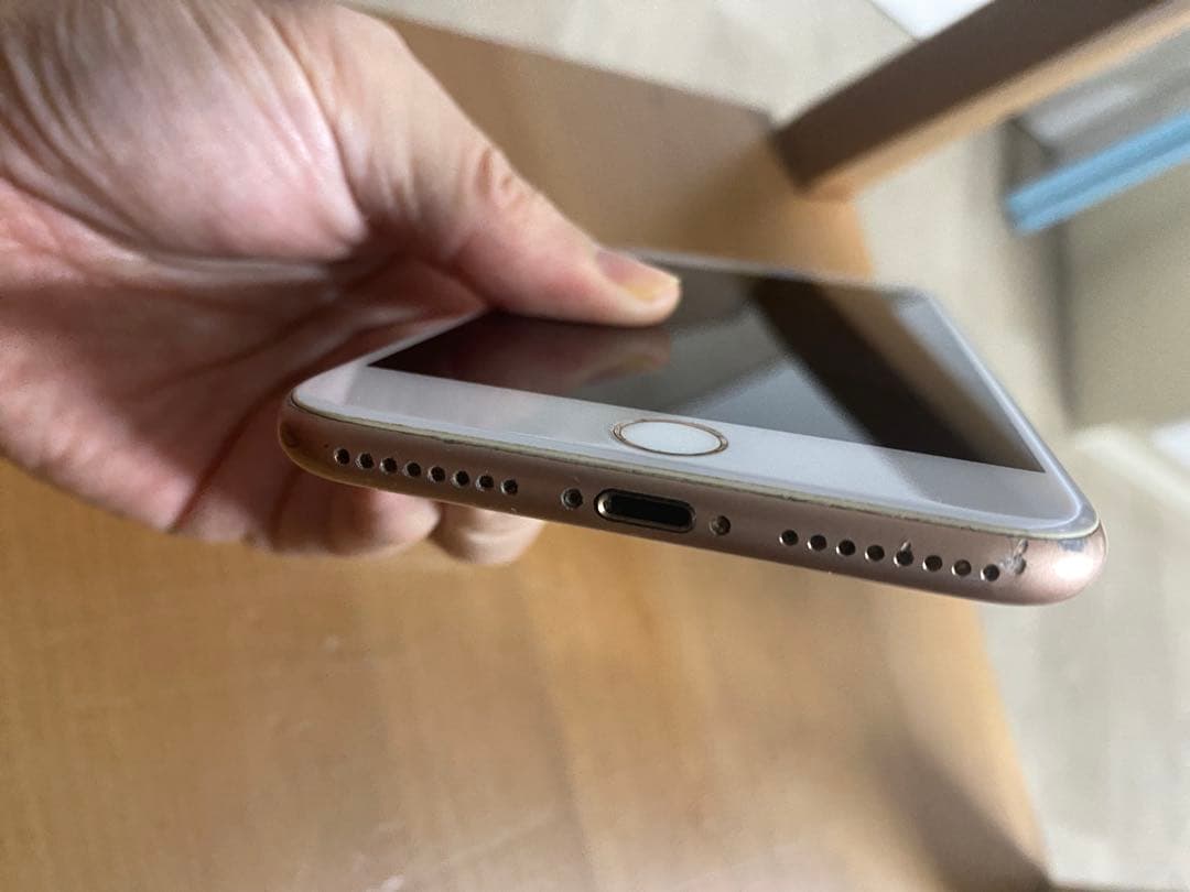 iPhone 8 Plus ゴールド 本体