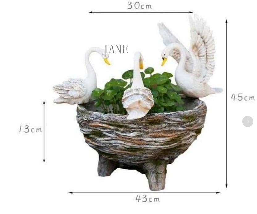 新品·白鳥の庭の置物N