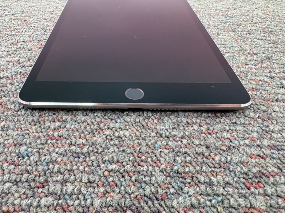 iPad mini 4　Wi-Fi　A1538　タブレット　Apple　f917