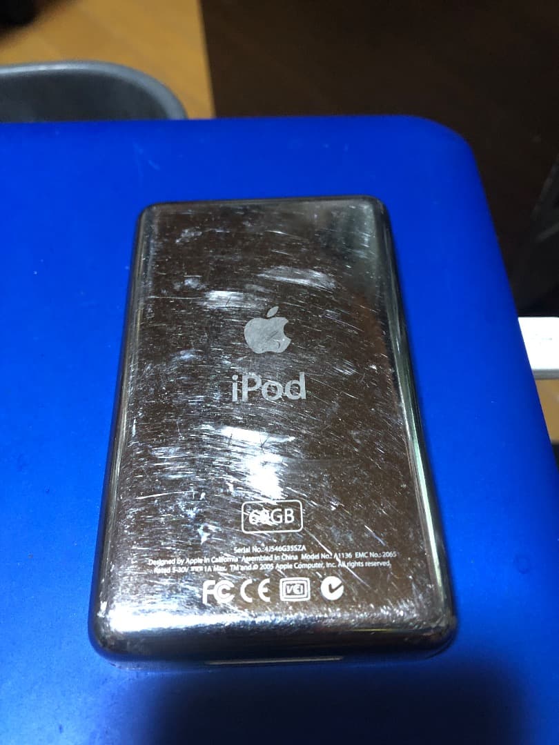iPod Classic 第5.5世代 60GB 液晶欠陥　電池まあ元気