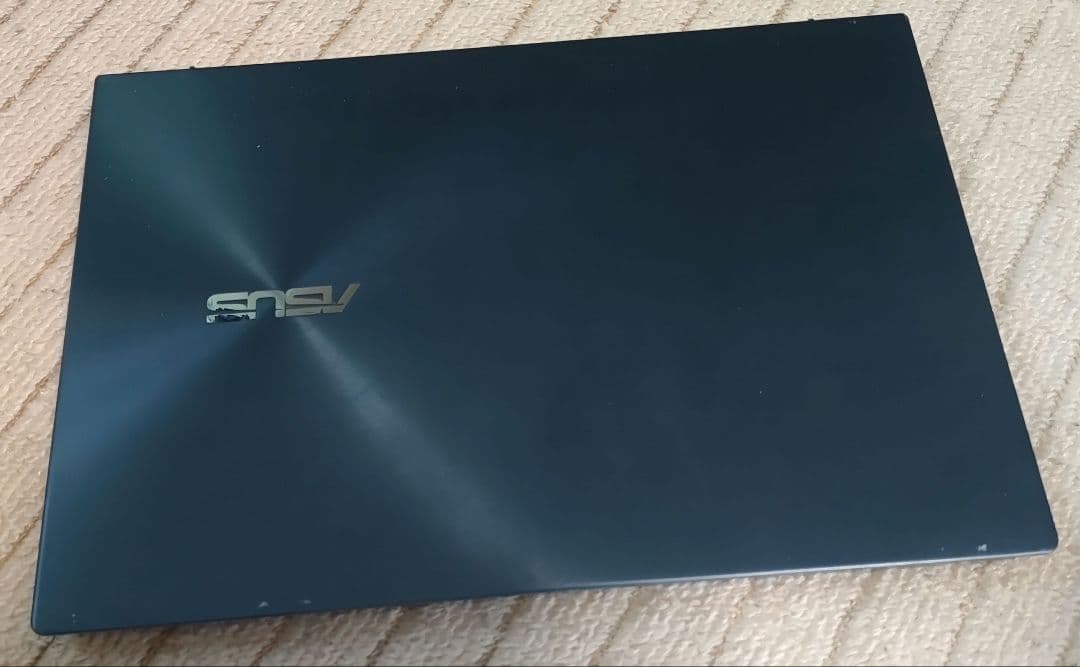 ASUS ZenBook Pro Duo ２画面ノートパソコン