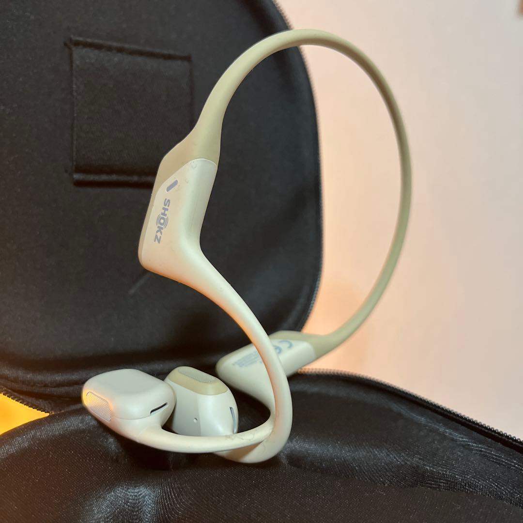 美品 希少ベージュ Shokz Openrun pro 本体、充電ケーブル