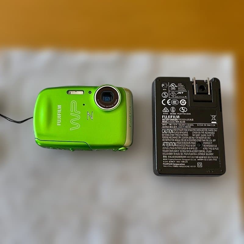 FinePix Z33WP グリーン 動作確認済【防水デジカメ】純正充電器
