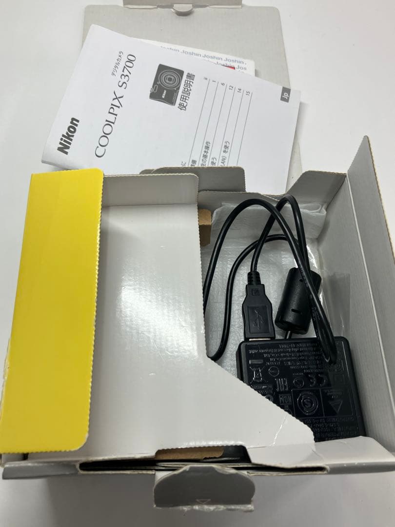 Nikon COOLPIX S3700 シルバー デジカメ 動作未確認 箱付き