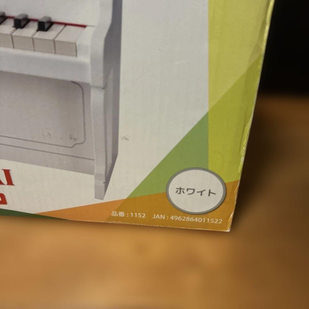 KAWAI アップライトピアノ　ホワイト