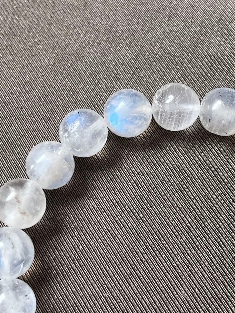天然石ブレスレット☆高品質！ブルームーンストーン９ｍｍ☆ブルーシラーが美しい♡