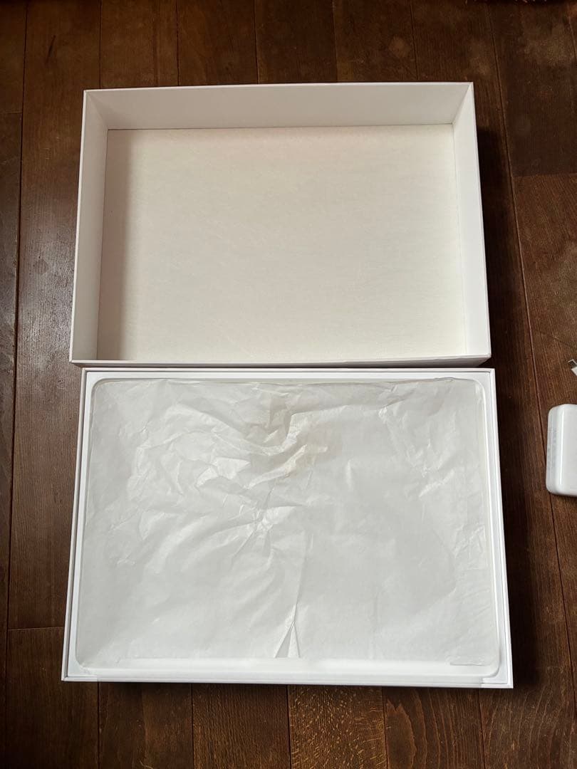 2019年 MacBook Pro 13インチ (16GB, 1TB SSD)