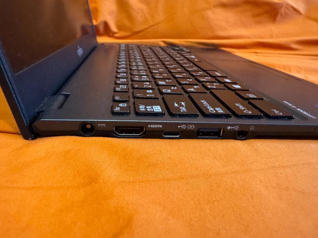富士通Fujitsu ノートパソコン LIFEBOOK Uシリーズ U938/S