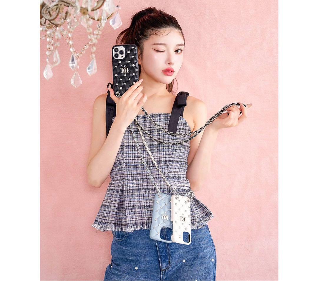 定価7920円❣️Darich キルティングビジューiPhoneケース チェーン付