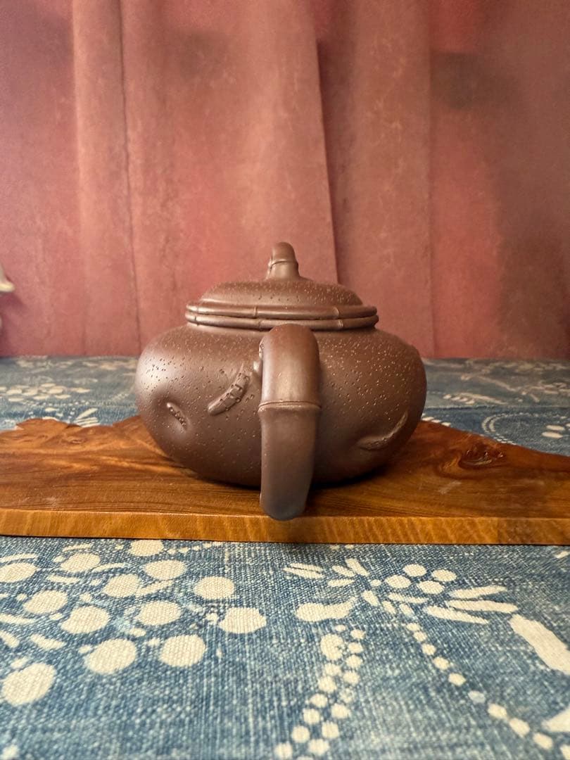 急須 竹虫　紅華造 古いものです