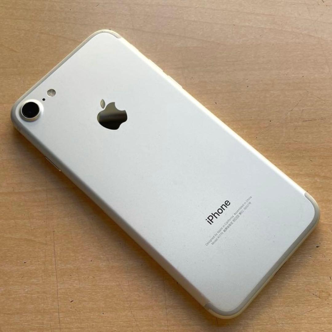 iPhone 7 シルバー　32GB A1779 美品　バッテリー80%