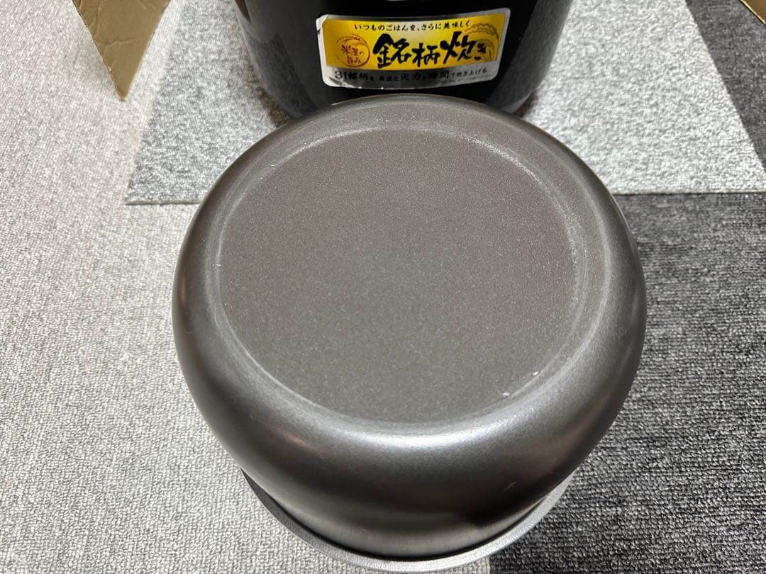 2019年製　アイリスオーヤマ 炊飯器 10号　RC-MC10-B 1.8L