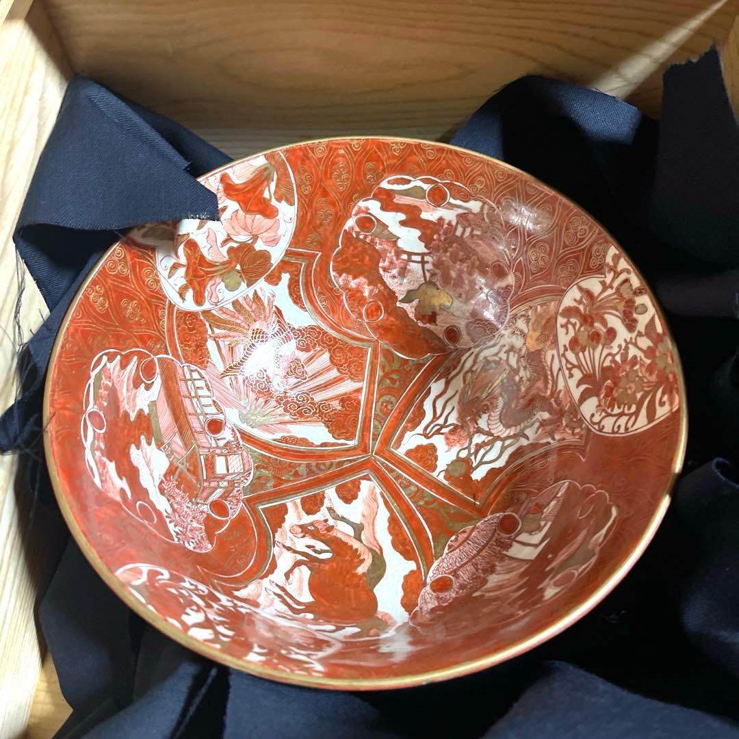 『ジャパン　クタニ』再興九谷　吉祥文様 窓絵 赤絵金彩　割取紋様　三ツ組『美品』