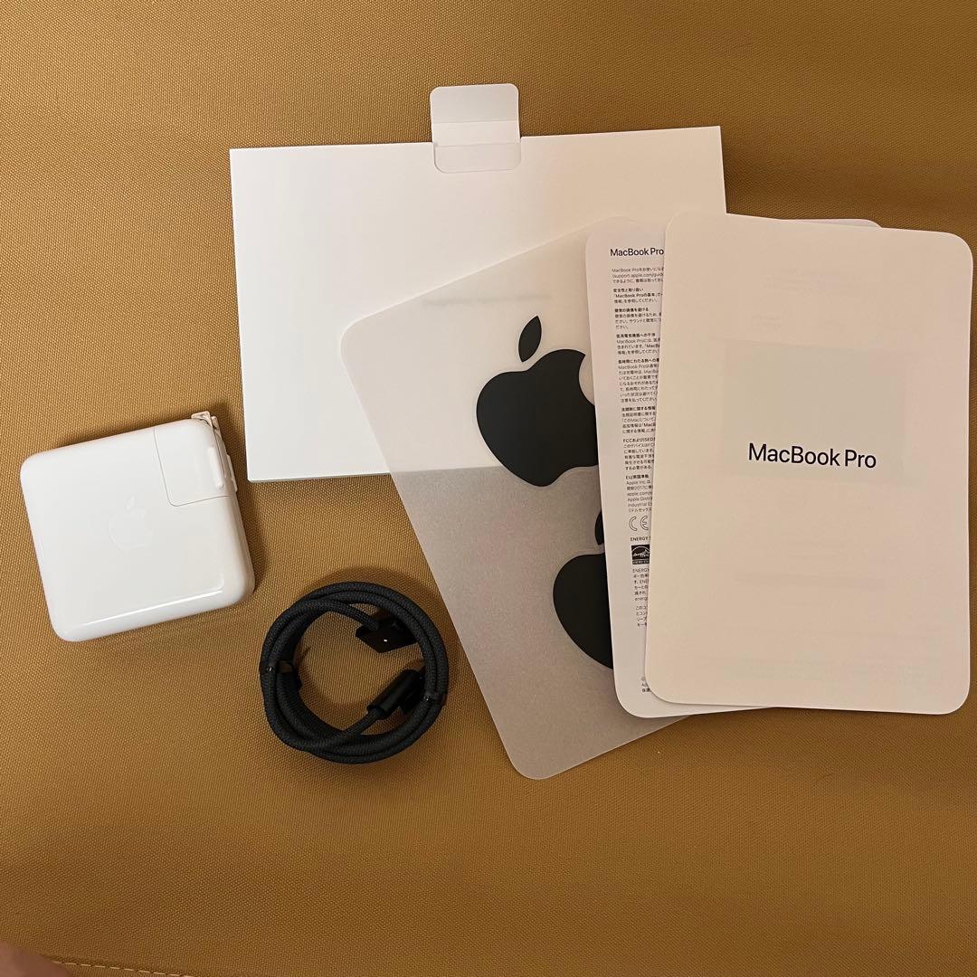 MACBOOK PRO M3 Pro 14インチ MRX33J/A
