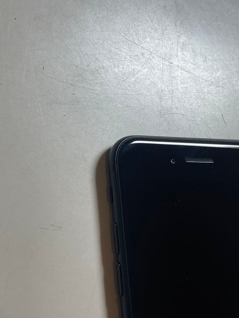 iPhone 7ブラック124GB 匿名発送SIMフリー　最大充電85%
