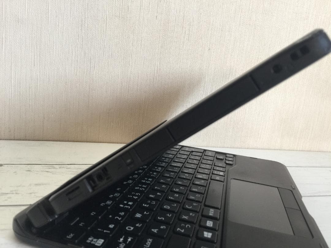 ARROWS Tab Q506 10.1型IPS液晶/Office/Win11