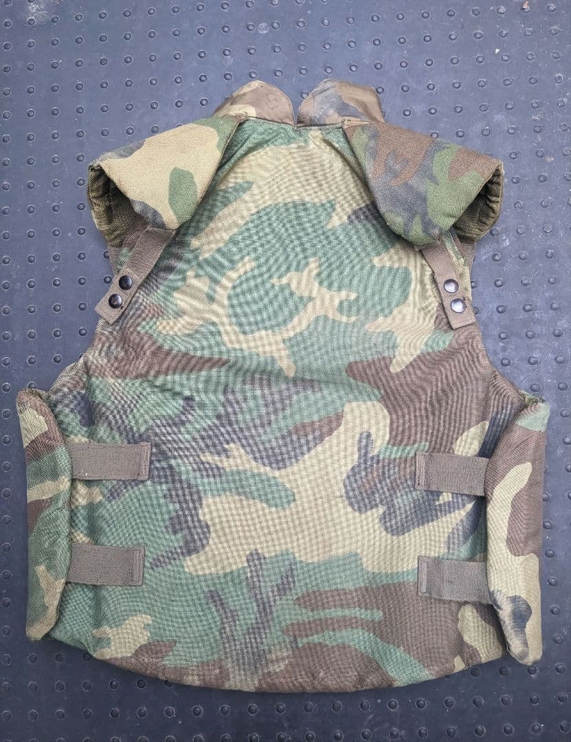 防弾チョッキ　ボディーアーマー　米軍　迷彩　アメリカ軍　実物品