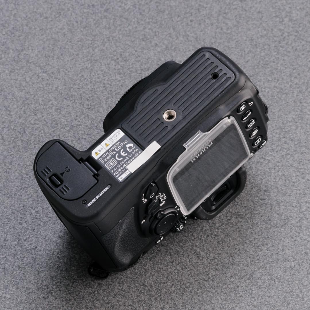 ■ シャッター数 3000回 ■ FUJI S5pro + MB-D200 ■