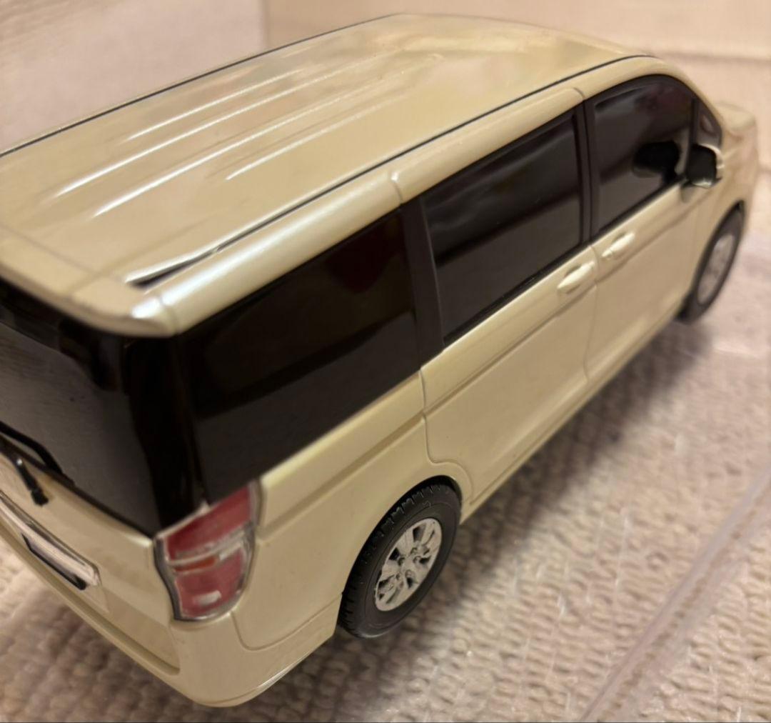 ホンダカラーサンプル ステップワゴンRK プレミアムヒダマリアイボリーパール