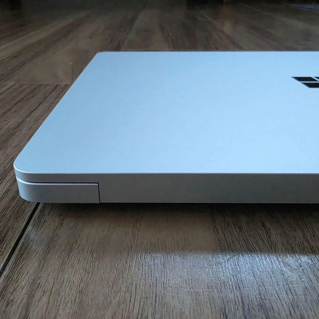 【中古/美品】Surface Laptop 第7世代 15インチ プラチナ