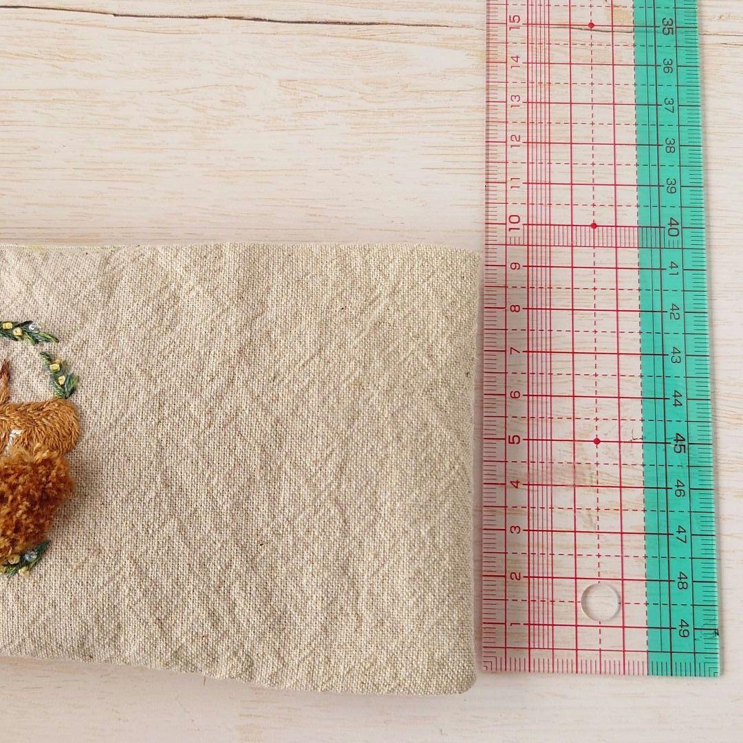 手刺繍入あずき/小豆のアイピロー【りすとフラワーアーチ】