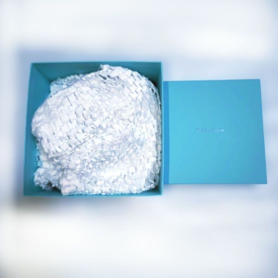 未使用シール付き　Tiffany & Co. 蓋付きハート型ガラストレイ　箱有り