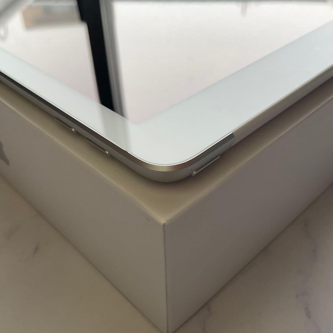 【美品】Apple iPad 第6世代 Wi-Fi Cellular 32GB