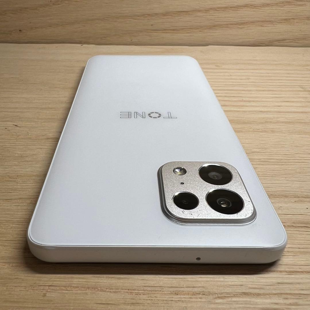 トーンモバイルTONE e22本体 画面割れ H8