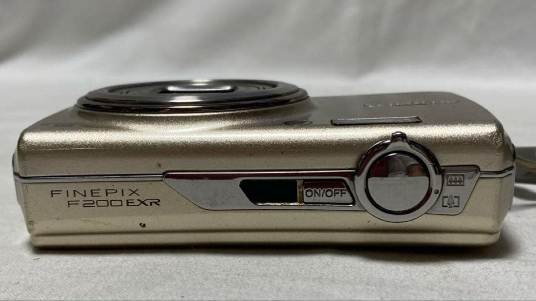 富士フィルム FinePix Z200EXR シルバー