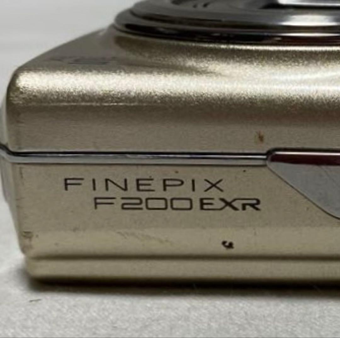 富士フィルム FinePix Z200EXR シルバー