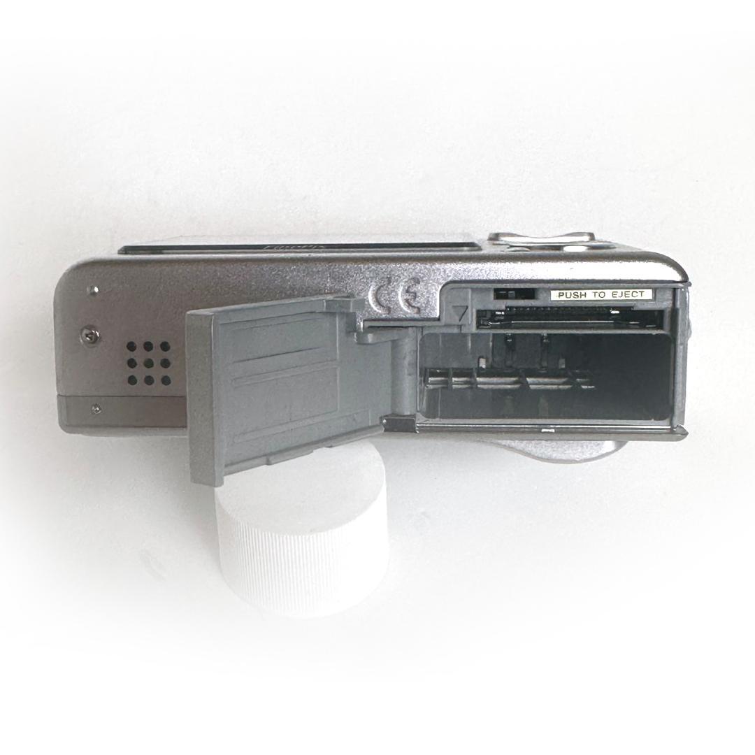 FUJIFILM 富士フイルム FinePixF11　中古品