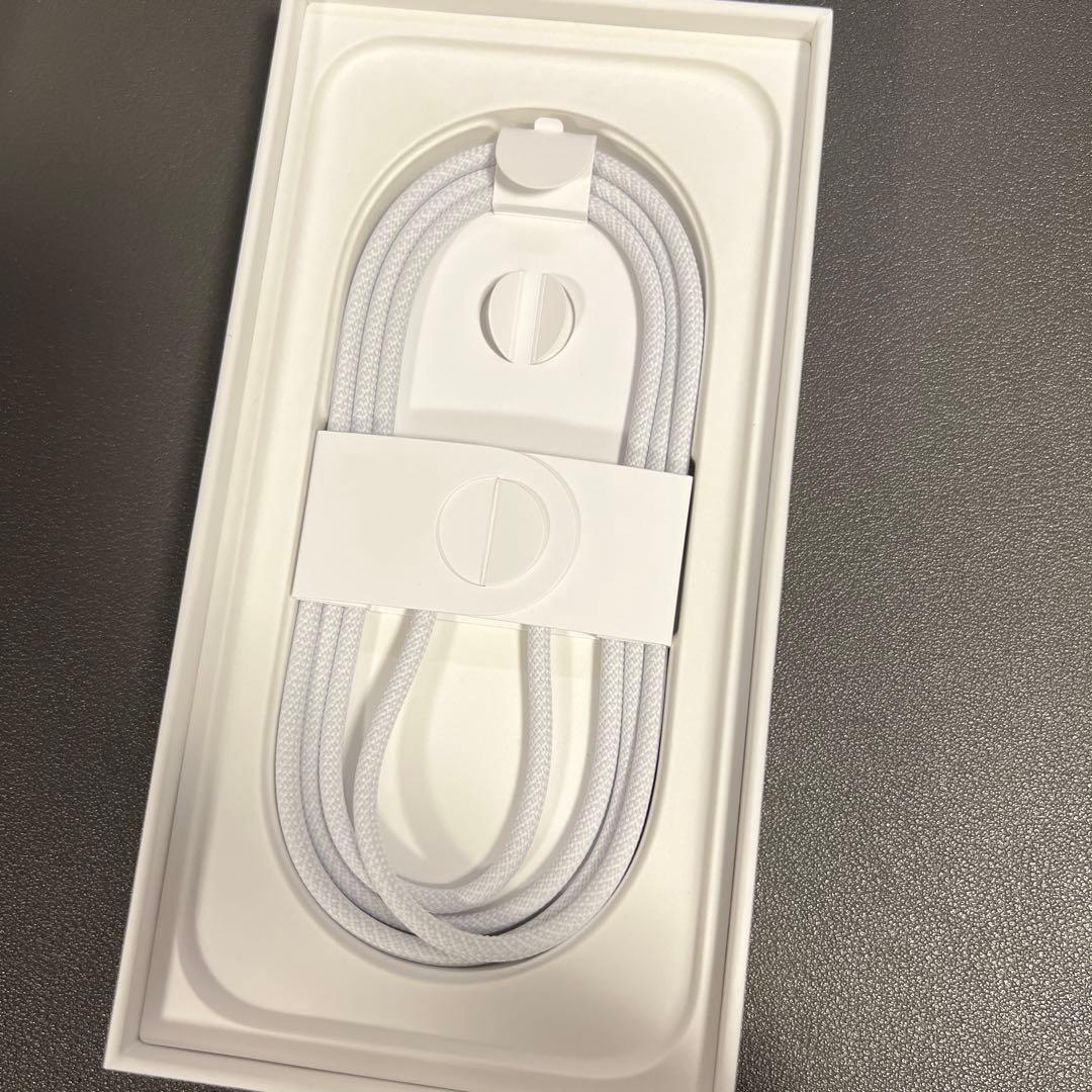 Apple iPhone 16 128 ブラック本体バッテリー89%SIMフリー