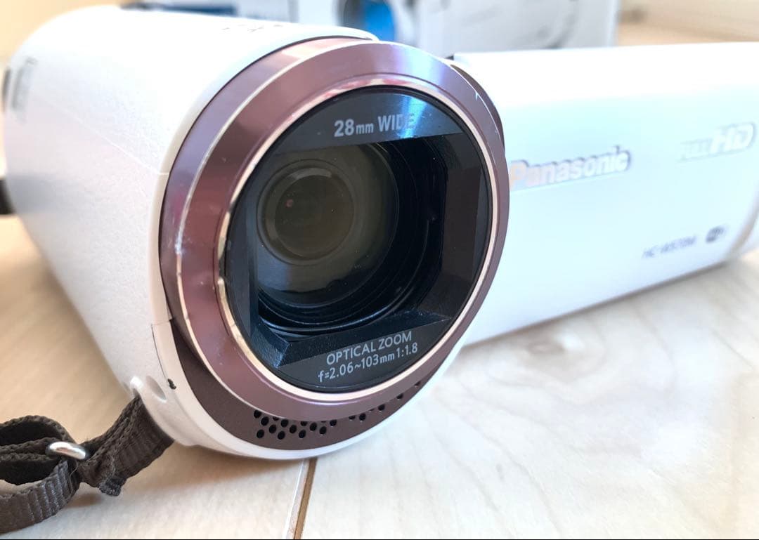 Panasonic HC-W570M ホワイト　純正バッテリー2つ付き