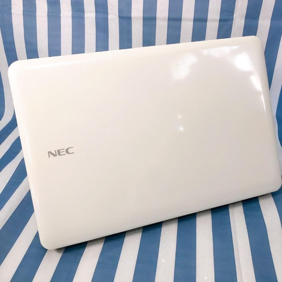 ★人気 の 白 ノートPC✨大画面 設定済み✨★カワイイPCをお求めのあなたに