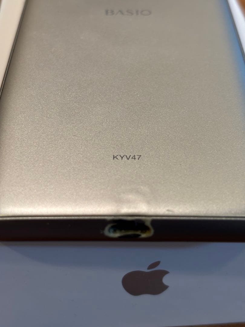 KYOCERA BASIO4 KYV47 シャンパンゴールド SIMフリー