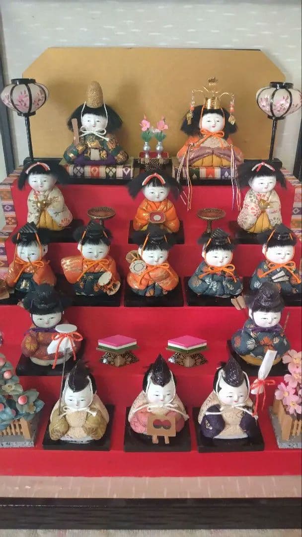 雛人形セット 、アクリルケース入り　　小さいサイズ