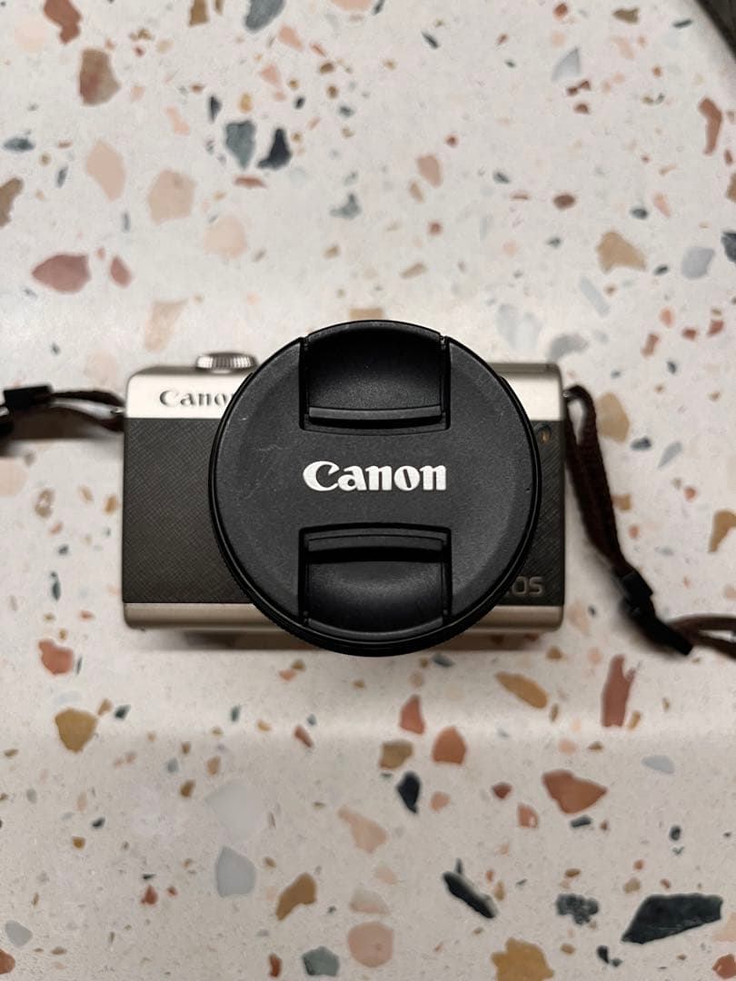 EOS M200リミテッドゴールドキット