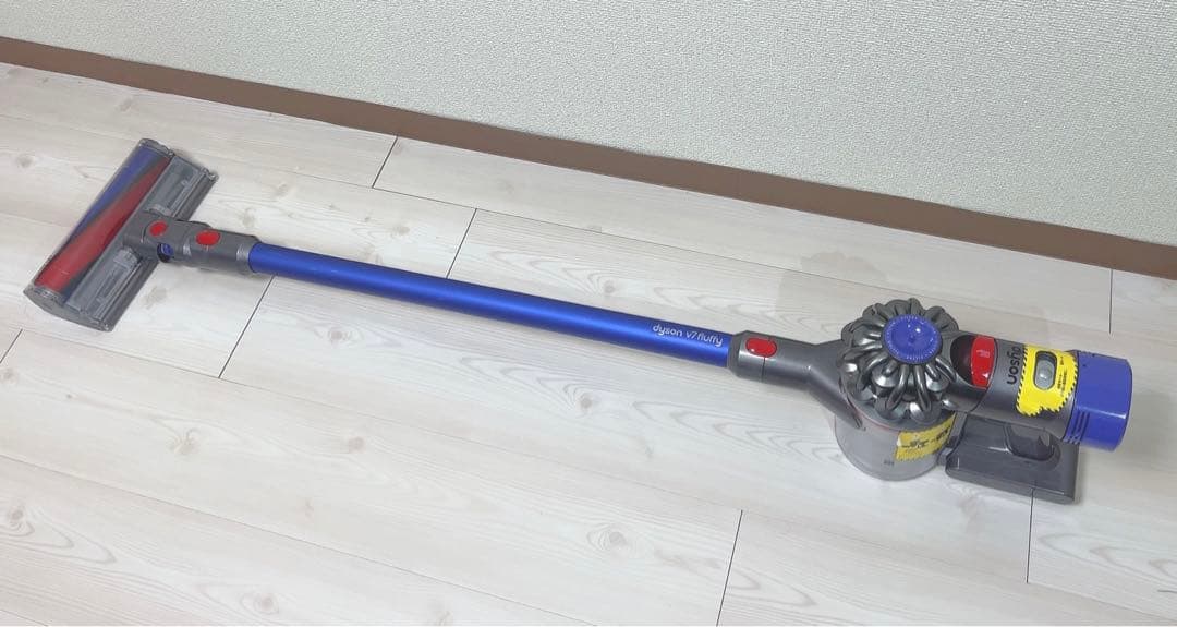 Dyson コードレスクリーナー SV11