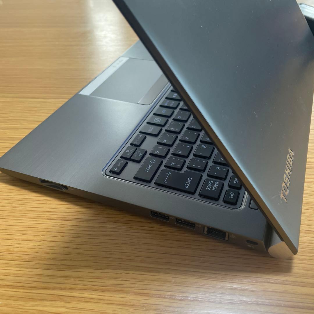 薄型軽量dynabook R63/M i5 SSD256 Office2021