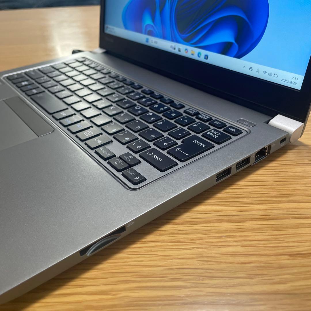 薄型軽量dynabook R63/M i5 SSD256 Office2021